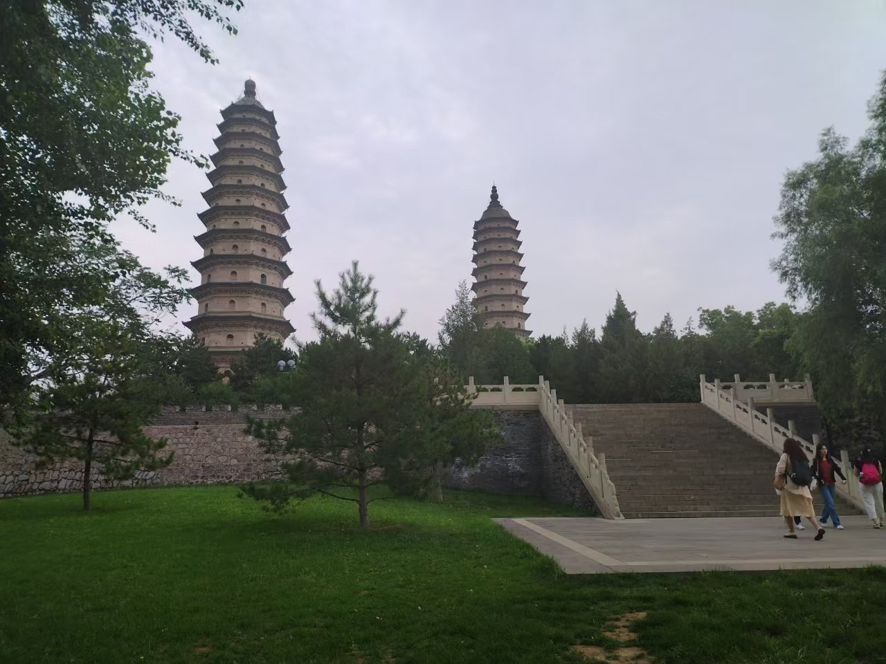 双塔公园 · 永祚寺凌霄双塔